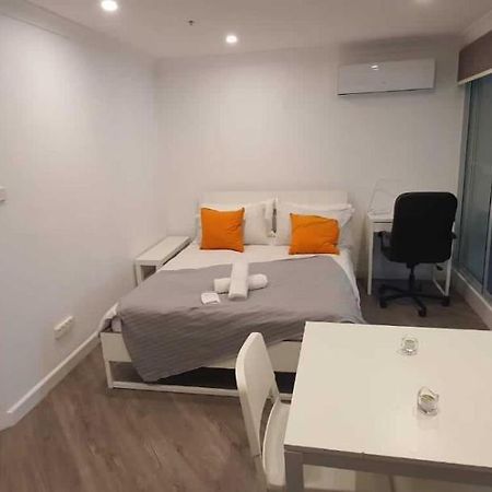 קנברה Dana-Cozy Studio With Shared Entry In The City מראה חיצוני תמונה