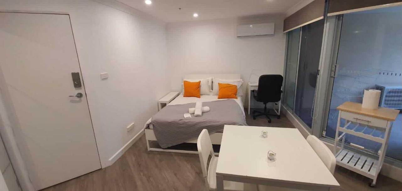 קנברה Dana-Cozy Studio With Shared Entry In The City מראה חיצוני תמונה