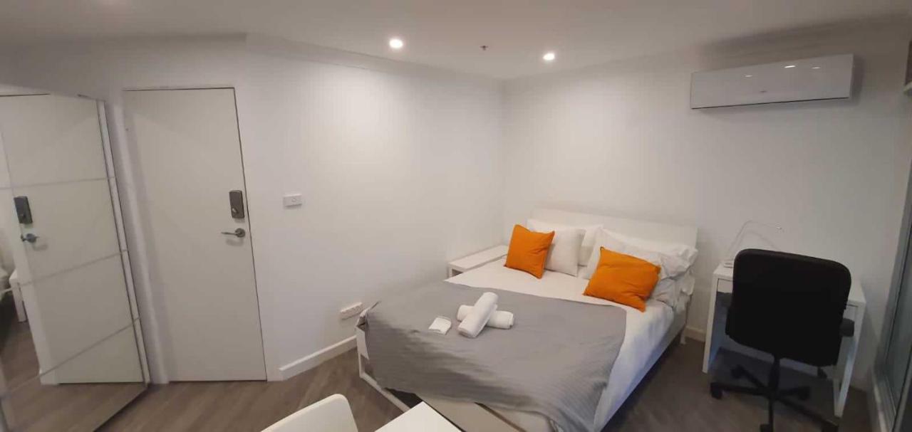 קנברה Dana-Cozy Studio With Shared Entry In The City מראה חיצוני תמונה